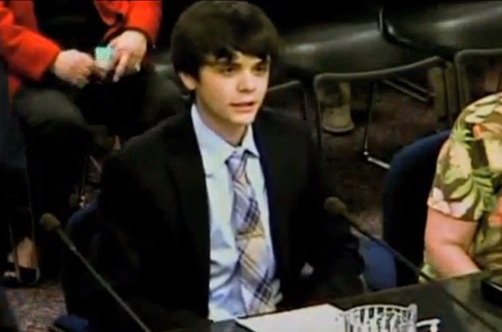 Teen gives heartbreaking testimony on why his two gay moms deserve equality